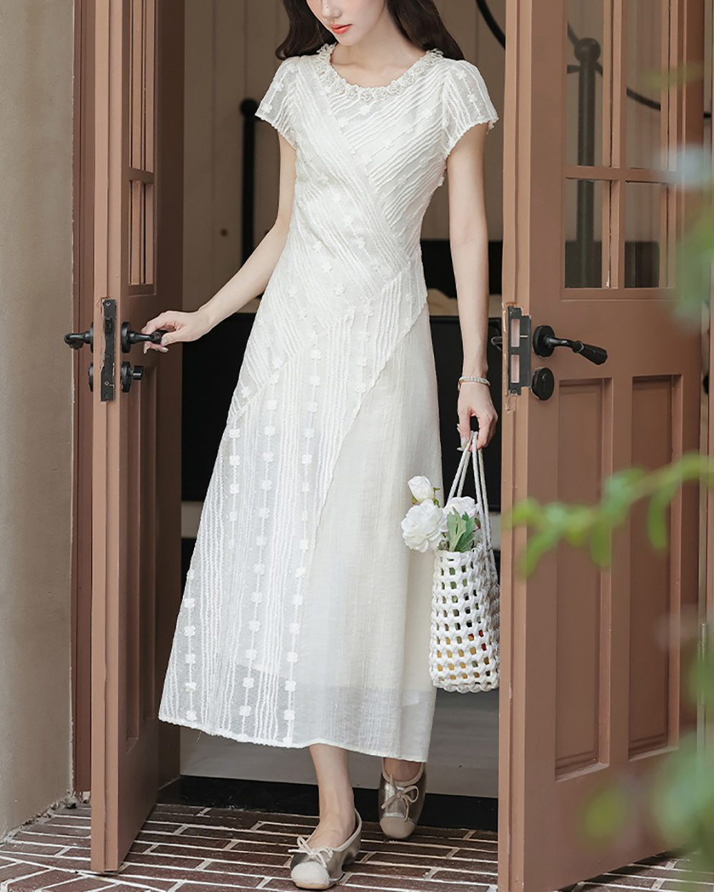 不對稱刺繡設計長洋裝,evaviva,8C-GO7634,不對稱刺繡設計長洋裝,領500,999免運
