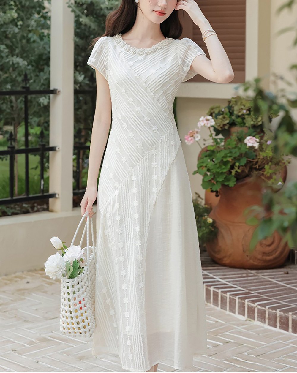 不對稱刺繡設計長洋裝,evaviva,8C-GO7634,不對稱刺繡設計長洋裝,領500,999免運