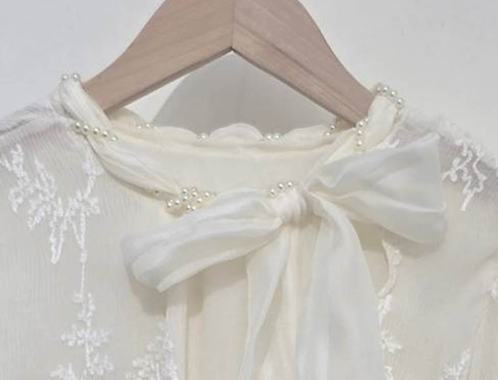 復古蝴蝶結刺繡雪紡上衣,evaviva,99-AV7898,復古蝴蝶結刺繡雪紡上衣,領500,999免運