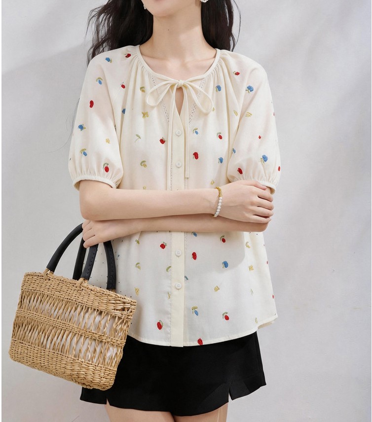 甜美刺繡小花綁帶上衣,evaviva,8C-GO7909,甜美刺繡小花綁帶上衣,領500,999免運