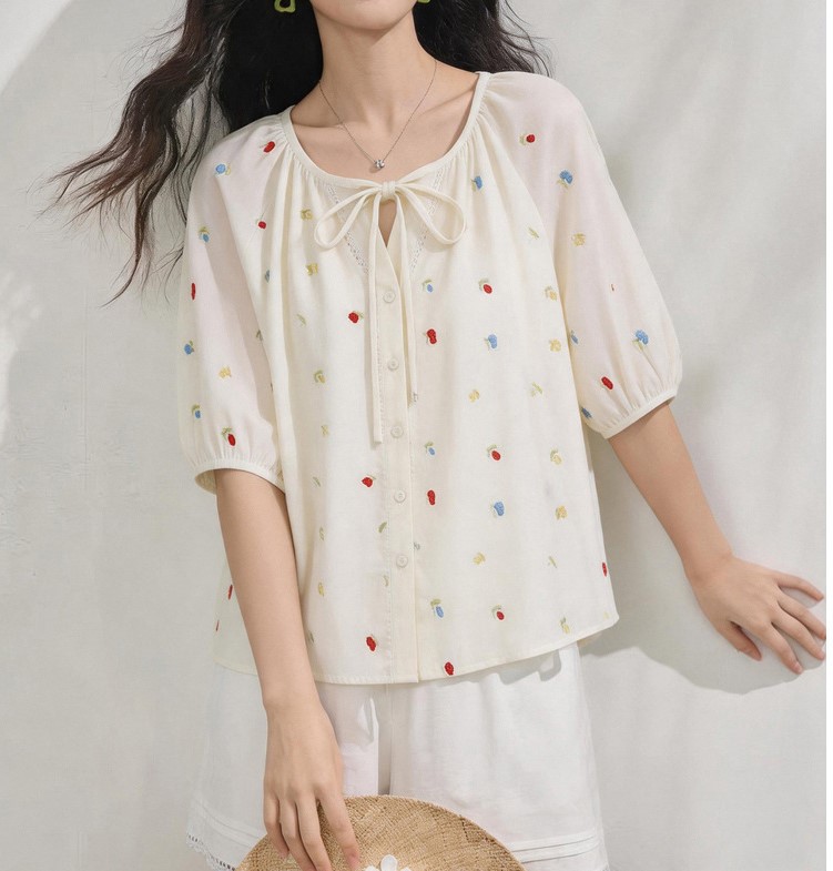 甜美刺繡小花綁帶上衣,evaviva,8C-GO7909,甜美刺繡小花綁帶上衣,領500,999免運