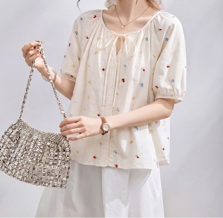 甜美刺繡小花綁帶上衣,evaviva,8C-GO7909,甜美刺繡小花綁帶上衣,領500,999免運