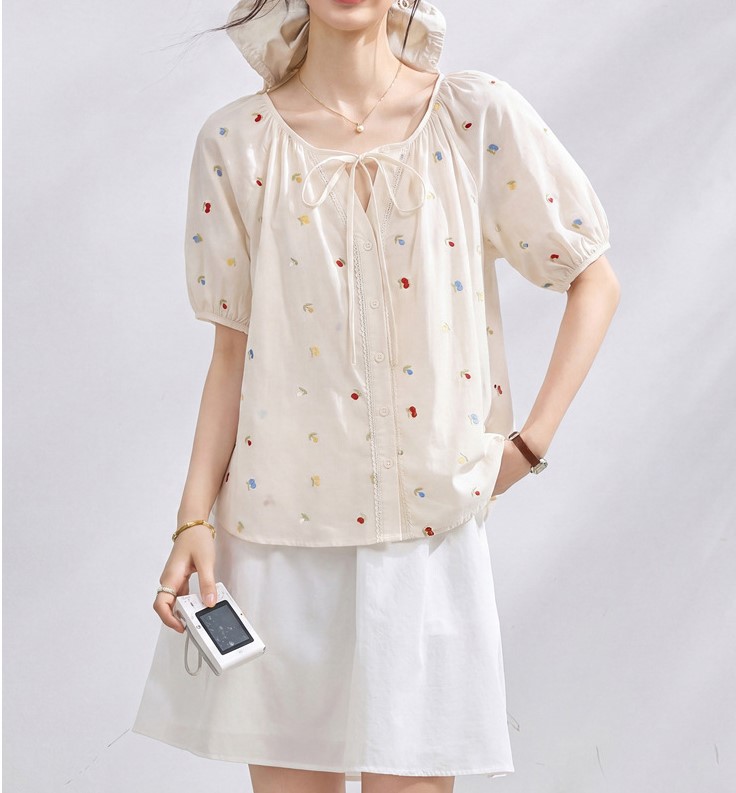 甜美刺繡小花綁帶上衣,evaviva,8C-GO7909,甜美刺繡小花綁帶上衣,領500,999免運