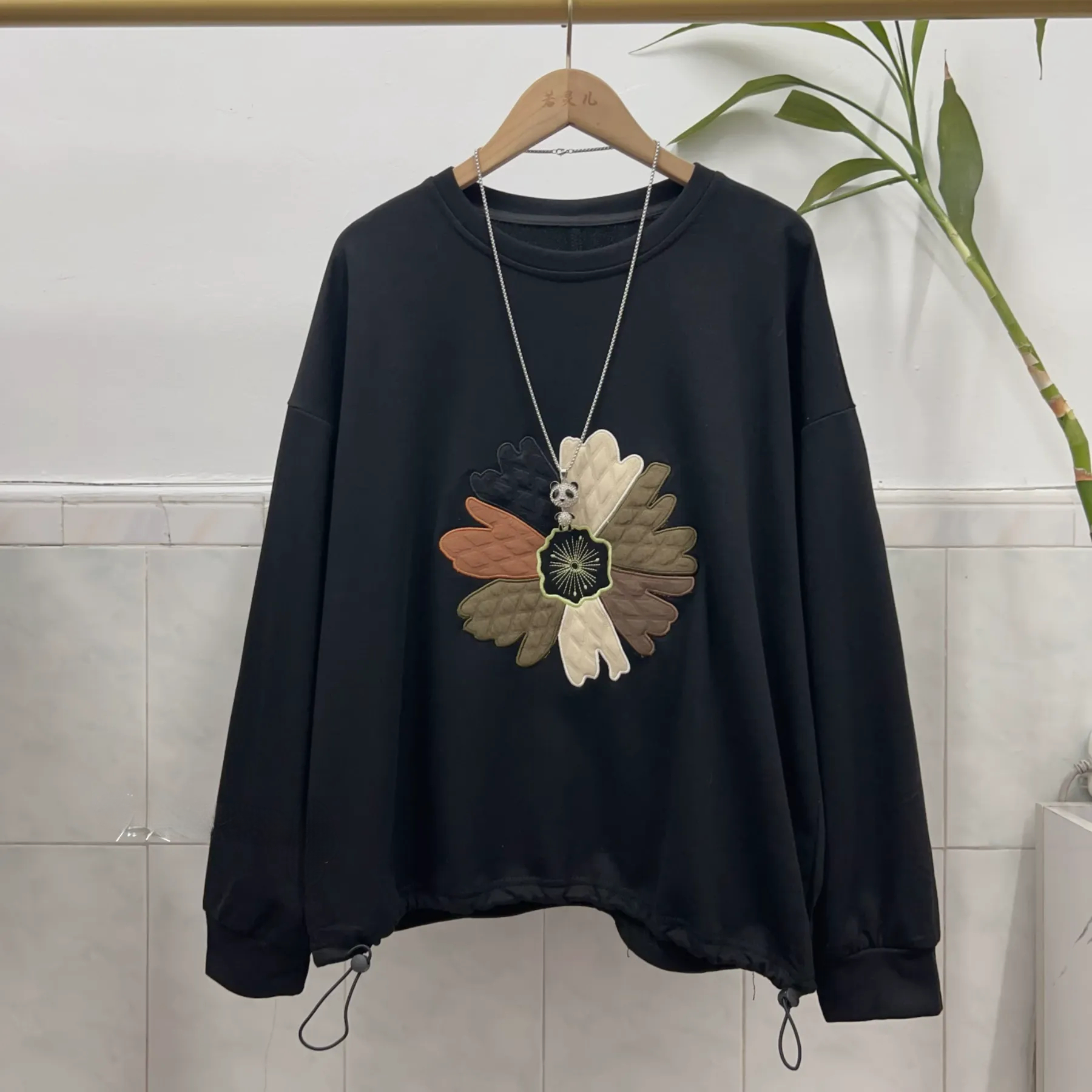 寬鬆休閒花朵刺繡圖案上衣,evaviva,8D-OK7998,寬鬆休閒花朵刺繡圖案上衣,領500,999免運