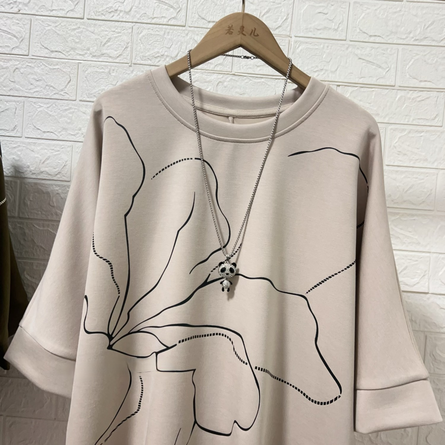 簡約蝙蝠袖印花寬鬆上衣,evaviva,8D-OK8001,簡約蝙蝠袖印花寬鬆上衣,領500,999免運