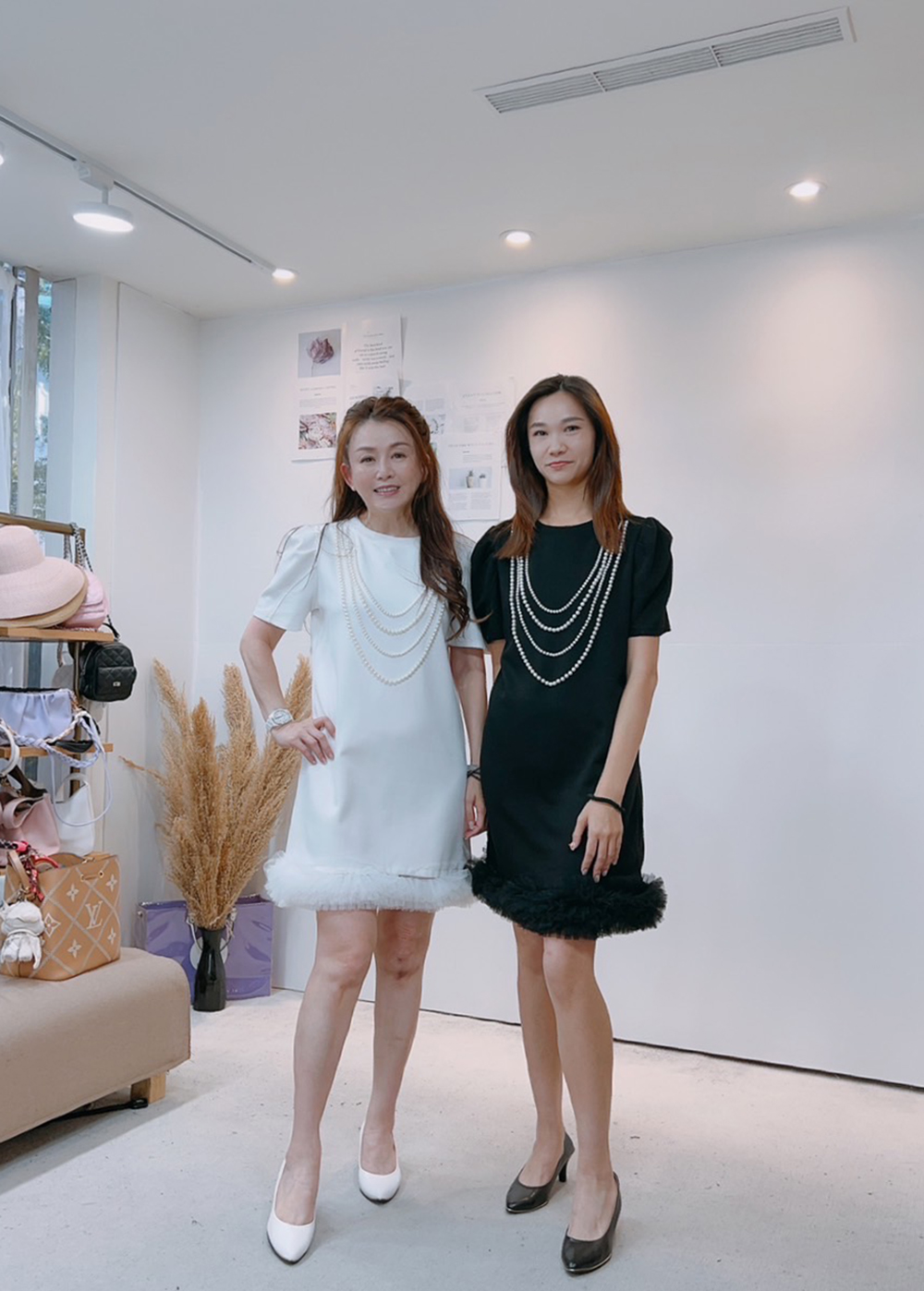 珍珠裝飾寬版及膝洋裝