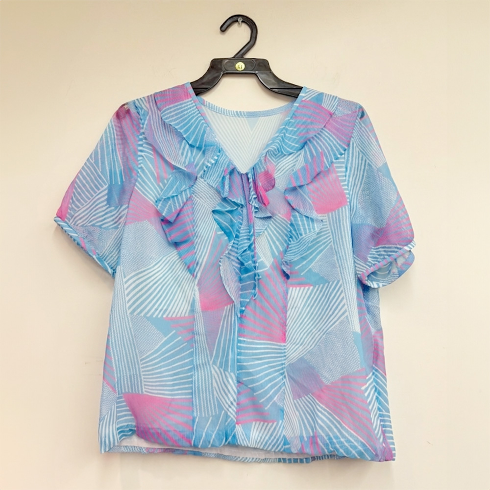 幾何印花荷葉雪紡上衣,BlackJ輕奢系列,99-BG7469,幾何印花荷葉雪紡上衣,領500,999免運