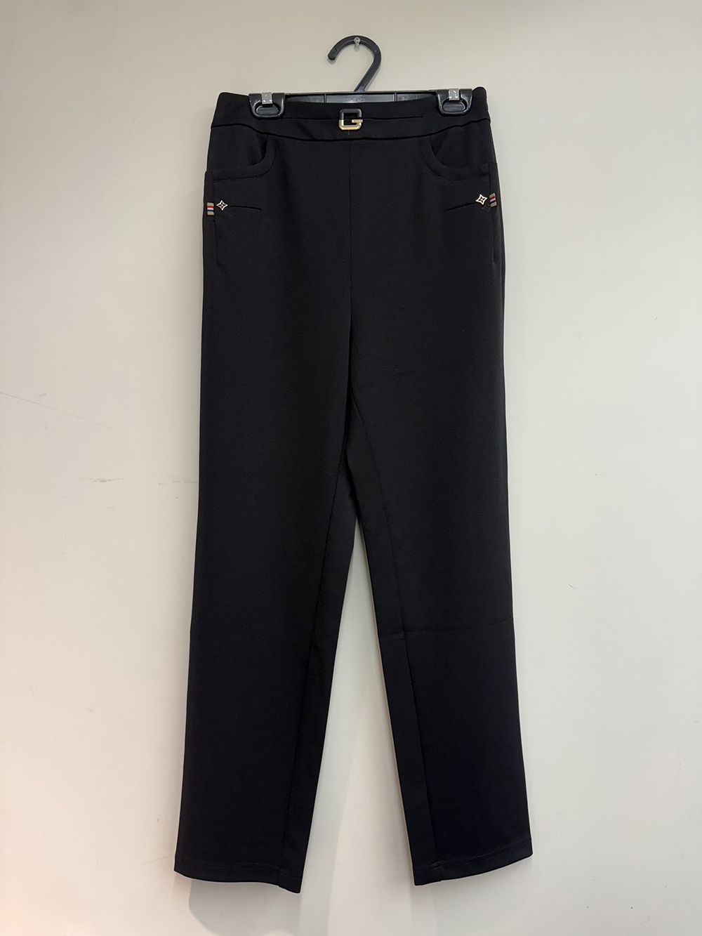 精緻飾扣微彈直筒褲